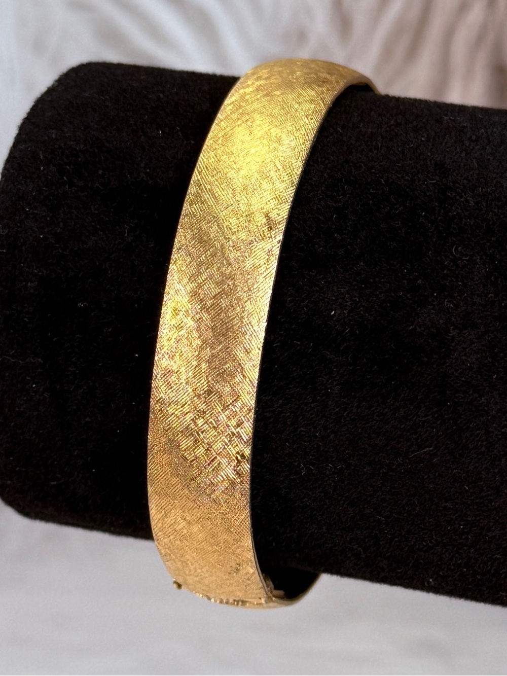 Vintage Monet Gold Tone Textured Hinged Bangle Bracelet Signed